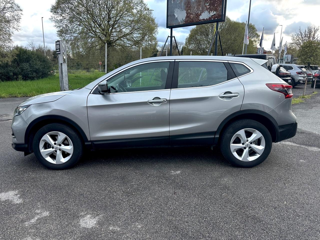 Nissan Qashqai 1.6 dCi 2WD N-Connecta 55400 Km Tagliandata Garanzia Permute