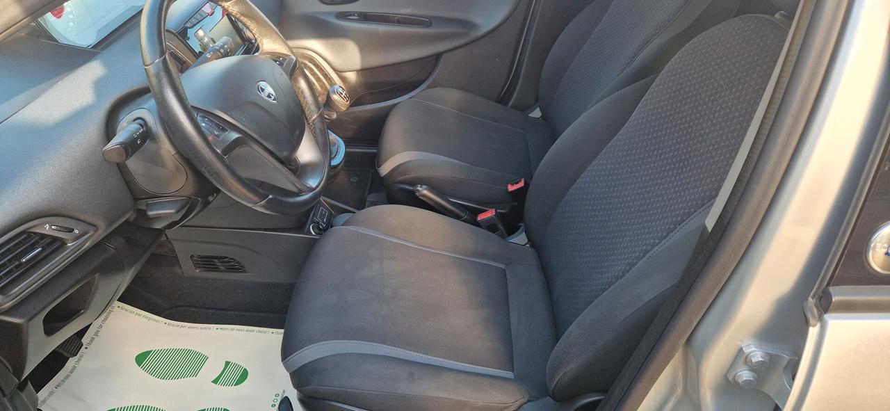 Lancia Ypsilon 1.2 69 CV 5 porte GPL Ecochic Silver
