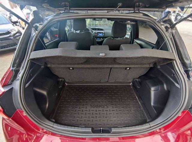 TOYOTA Yaris 1.5 Hybrid 5 porte Trend "Red Edition"