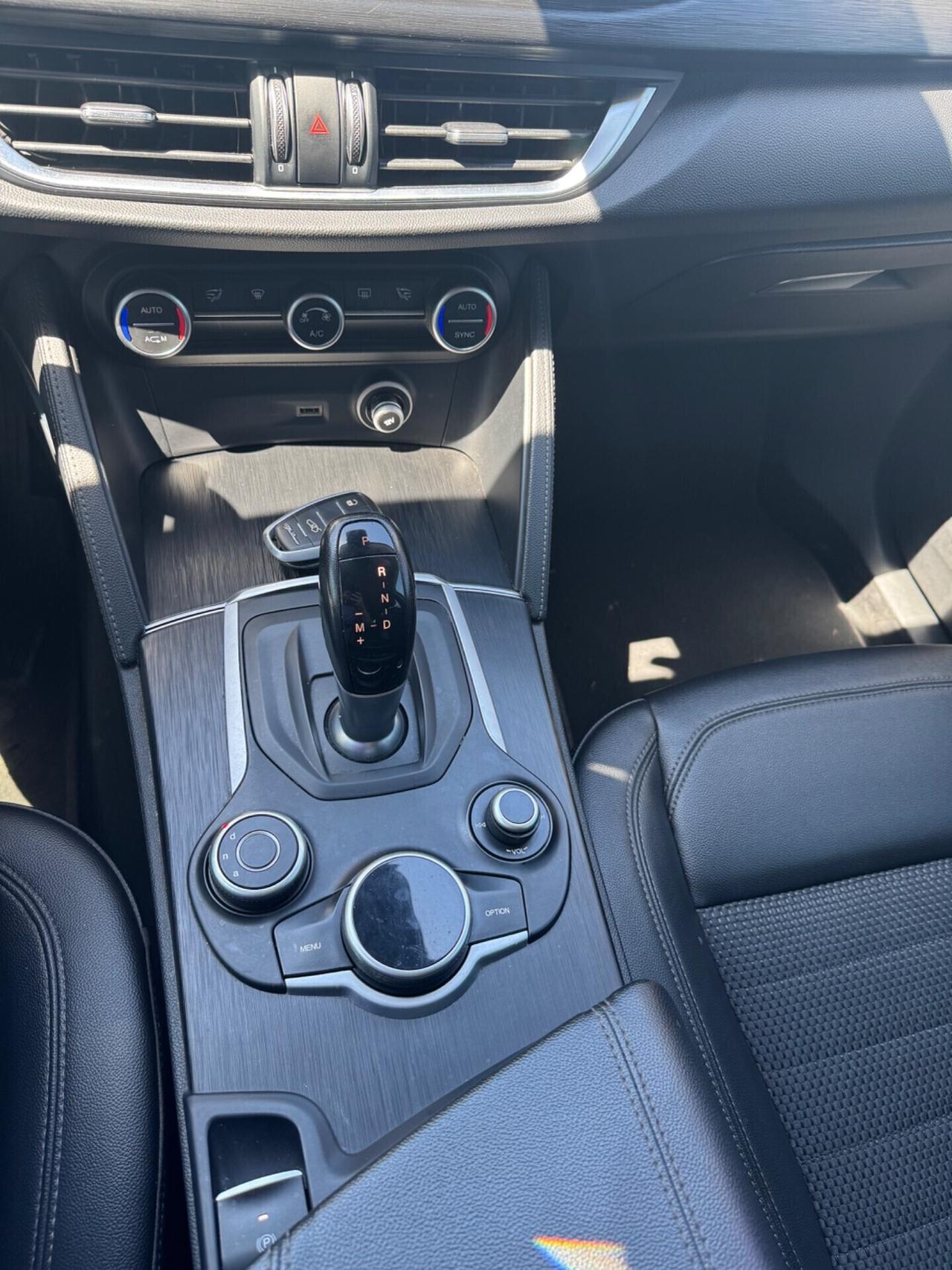 Alfa Romeo Stelvio 2.2 Turbodiesel 180 CV AT8 Q4 Business