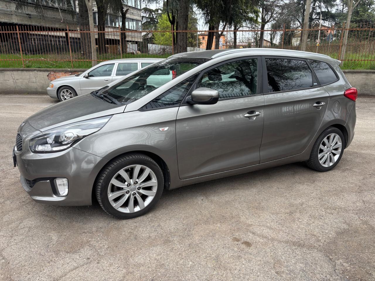 Kia Carens 1.7 CRDi 141 CV Platinum