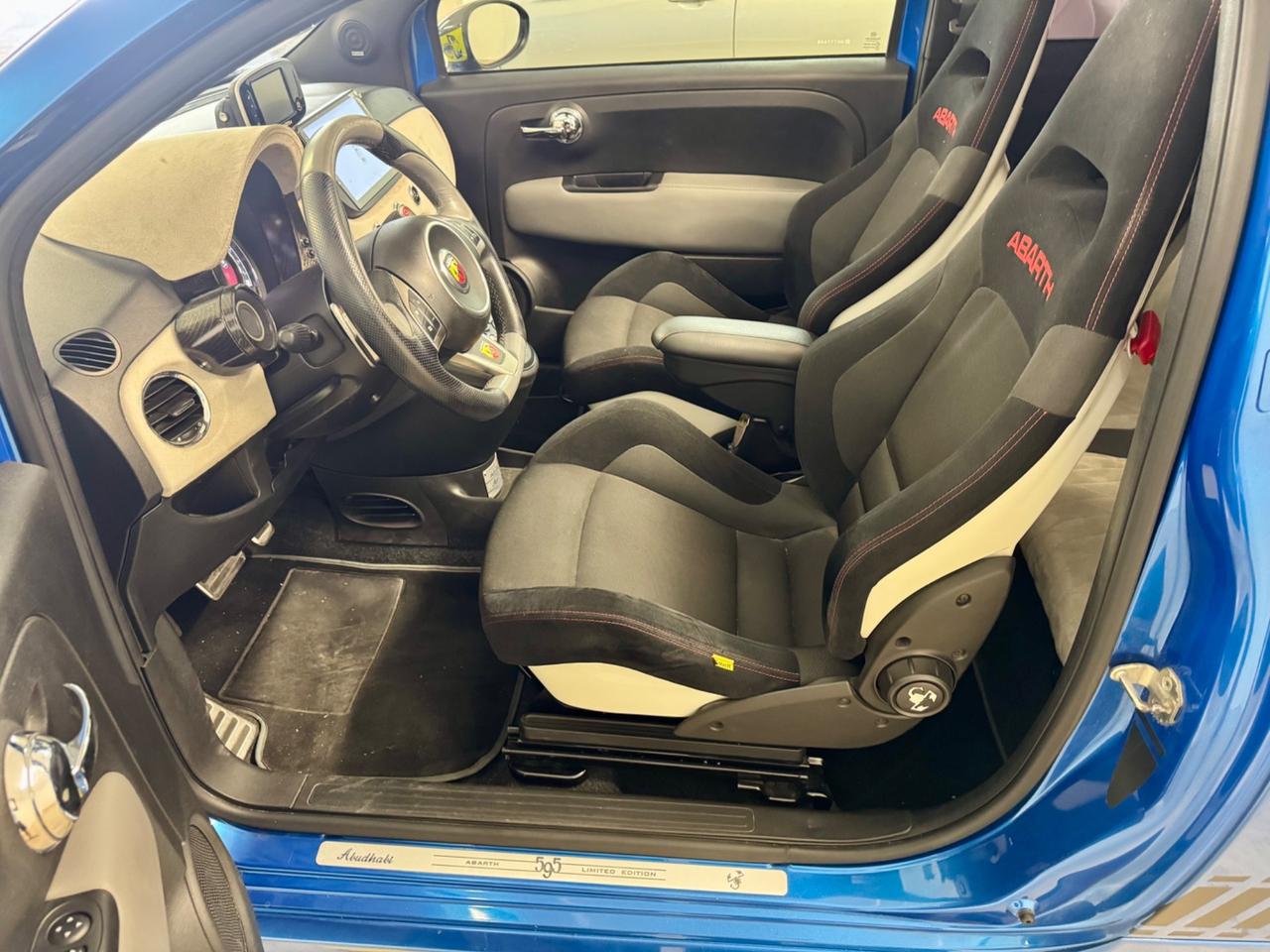 Abarth 500 C 1.4 Turbo T-Jet MTA Bicolore