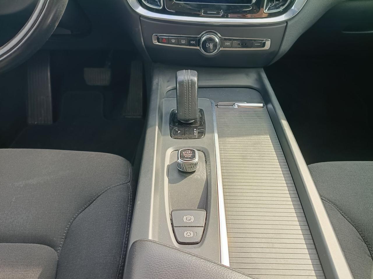 Volvo V60 momentum business pro 2.0 b4 mhev #12002