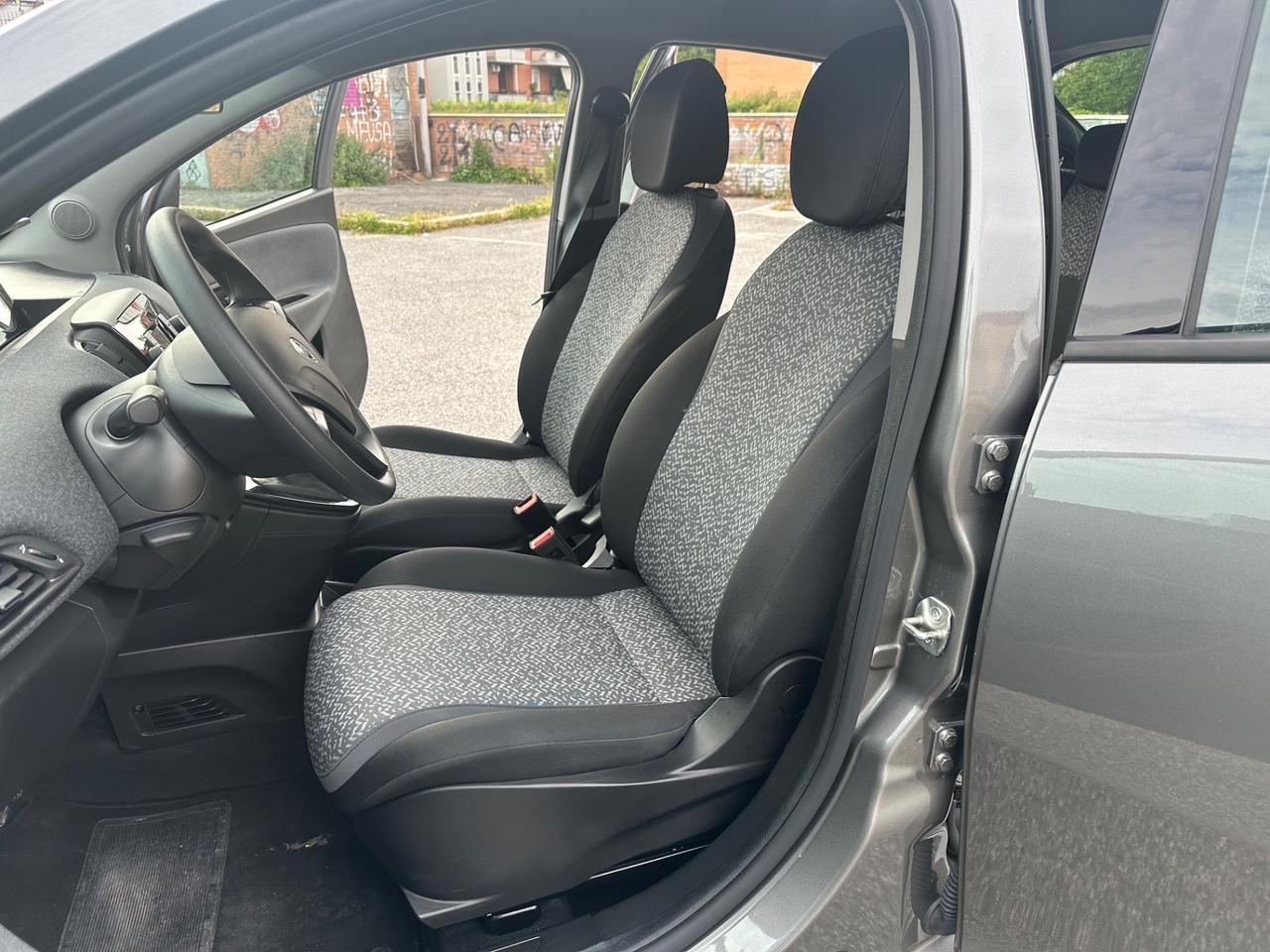 Lancia Ypsilon 1.0 Firefly Hybrid Silver