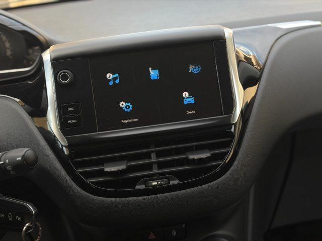 PEUGEOT 208 1.2 82 Business