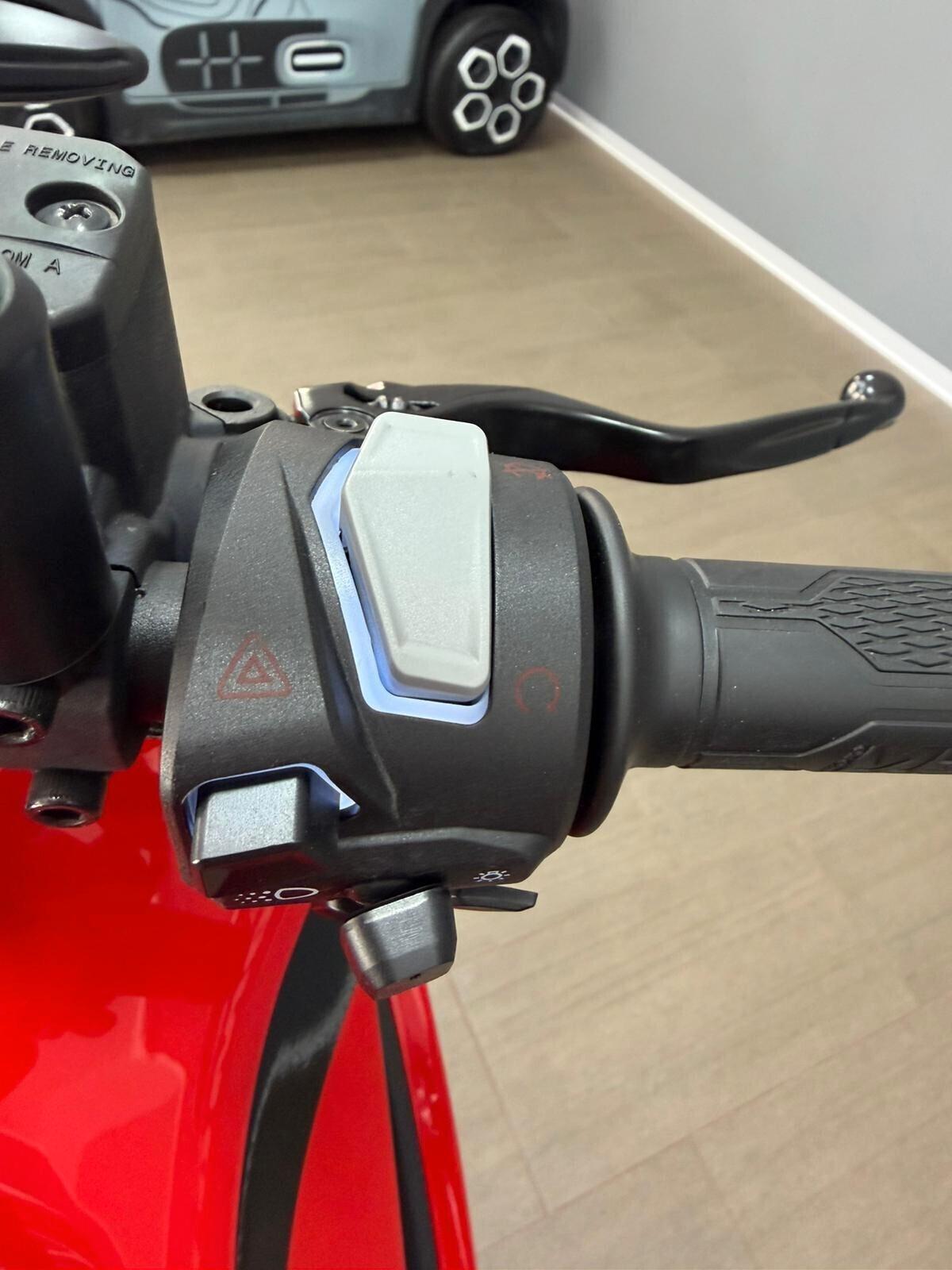Moto Morini X-Cape 700 TOTAL BLACK DA 70 EURO AL MESE