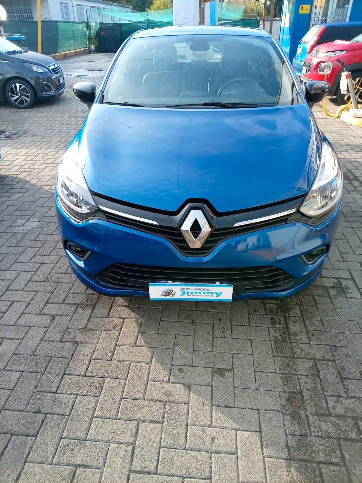 Renault Clio TCe 12V 90 CV 5 porte Moschino Intens