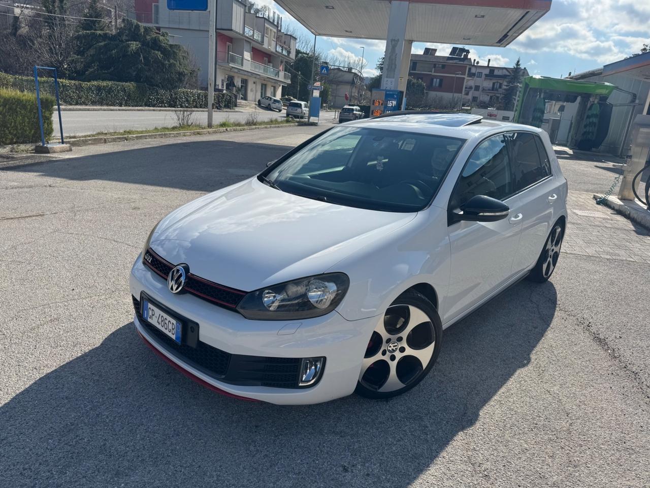 Volkswagen Golf GTI 2.0 TSI 5p.