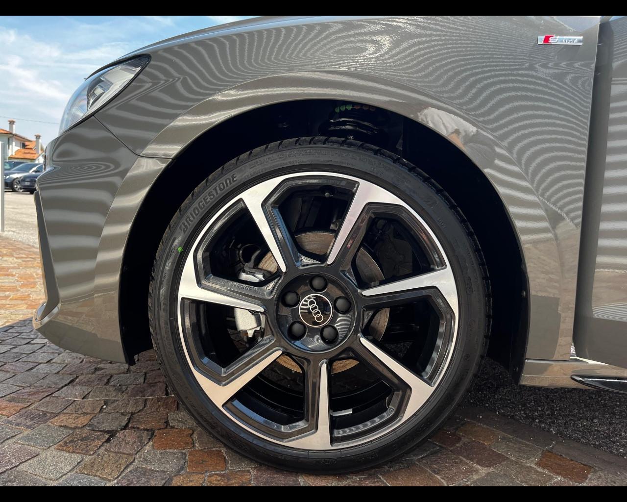 AUDI A1 SPORTBACK 35 TFSI S-TRONIC IDENTITY BLACK