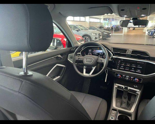 AUDI Q3 35 TDI S tronic Business Advanced