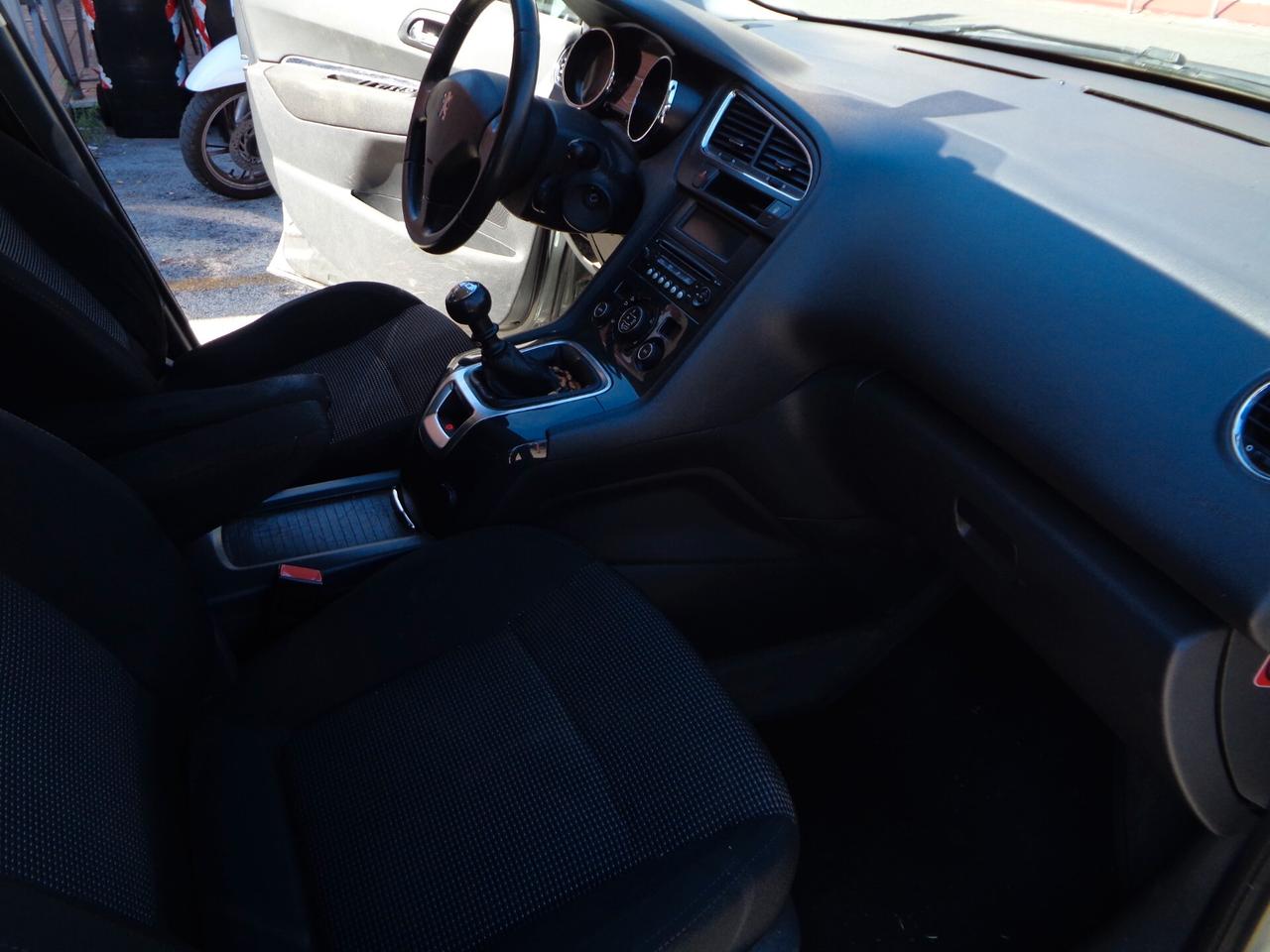 Peugeot 5008 1.6 HDi 112CV Tecno