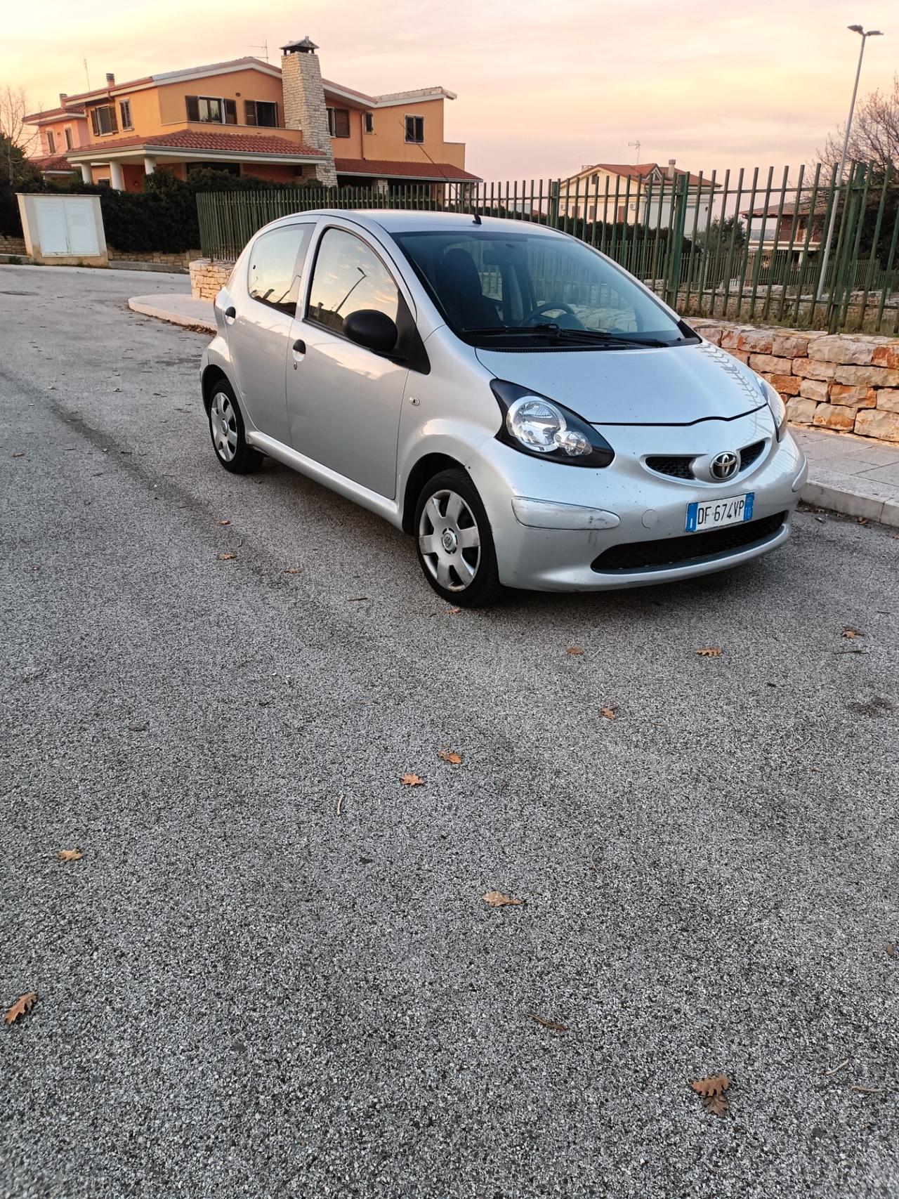 Toyota Aygo 1.0 12V VVT-i 5 porte Blue