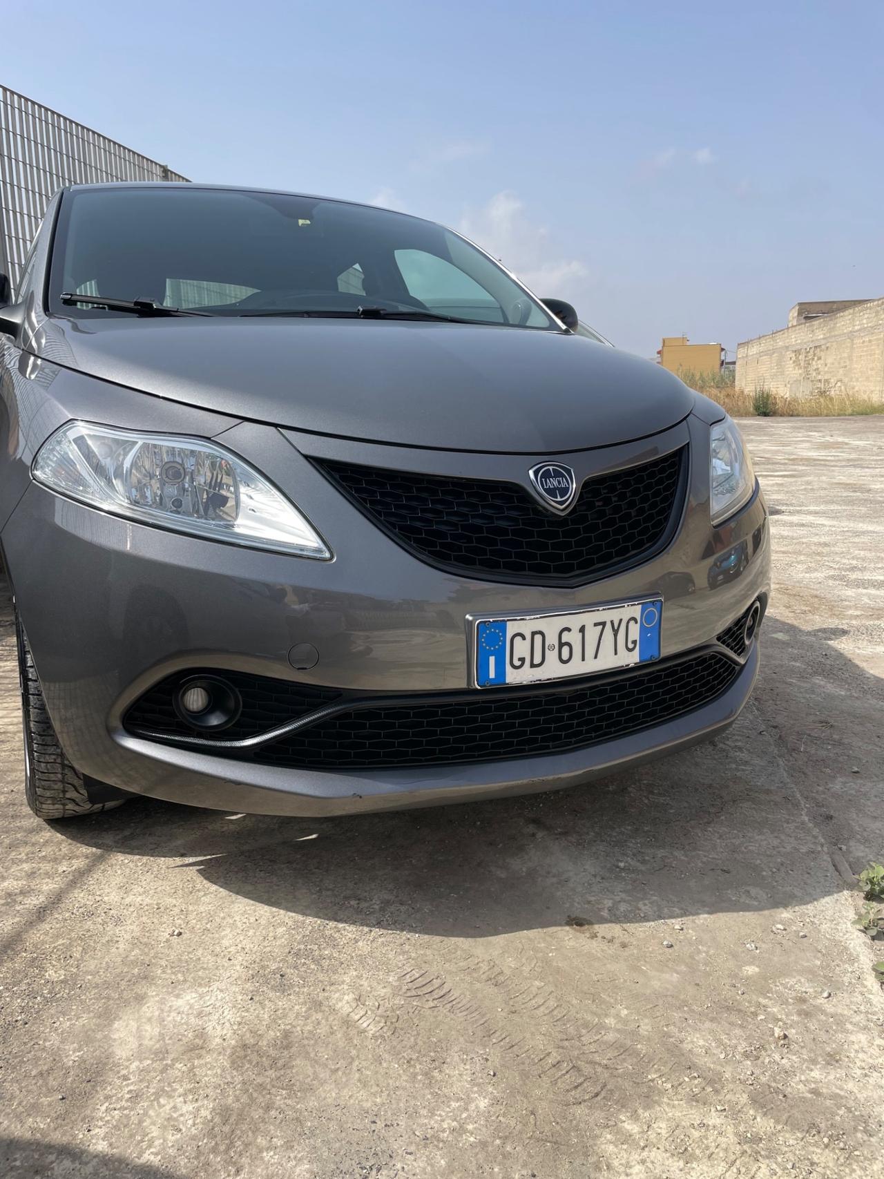 Lancia Ypsilon 1.0 FireFly 5 porte S&S Hybrid Ecochic Gold