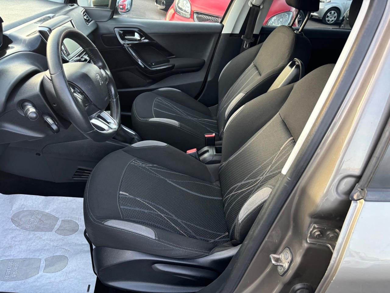 Peugeot 208 1.4 HDi 68 CV 5 porte Allure