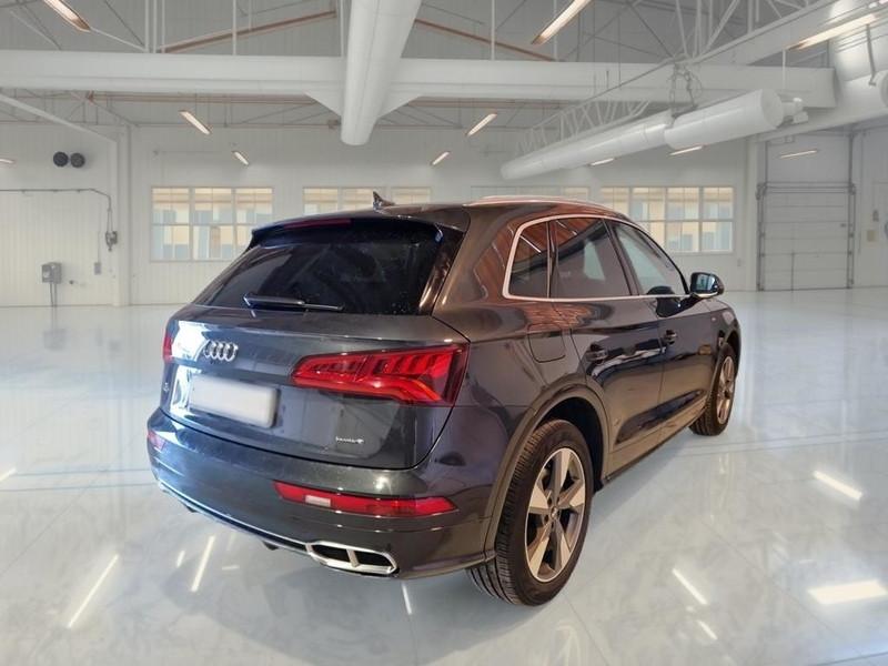 AUDI Q5 55 TFSI e Business quattro S tronic