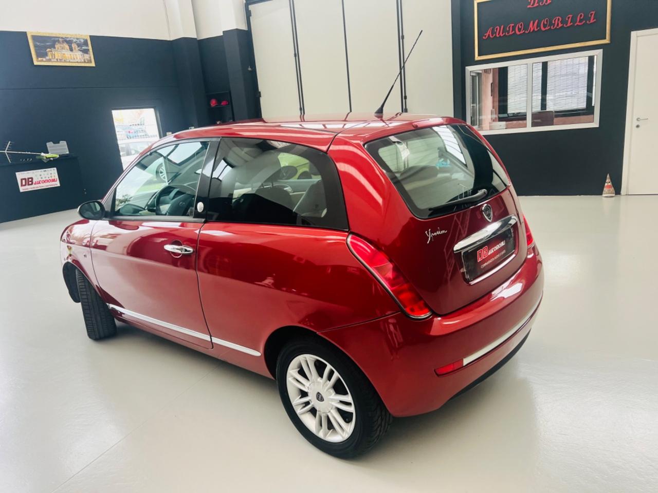 Lancia Ypsilon 1.4 Platino Ecochic GPL