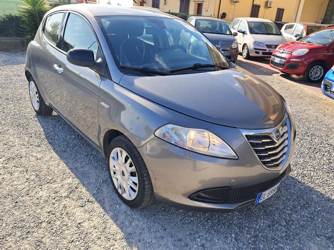 Lancia Ypsilon 1.2 69 CV 5 porte S&S Silver