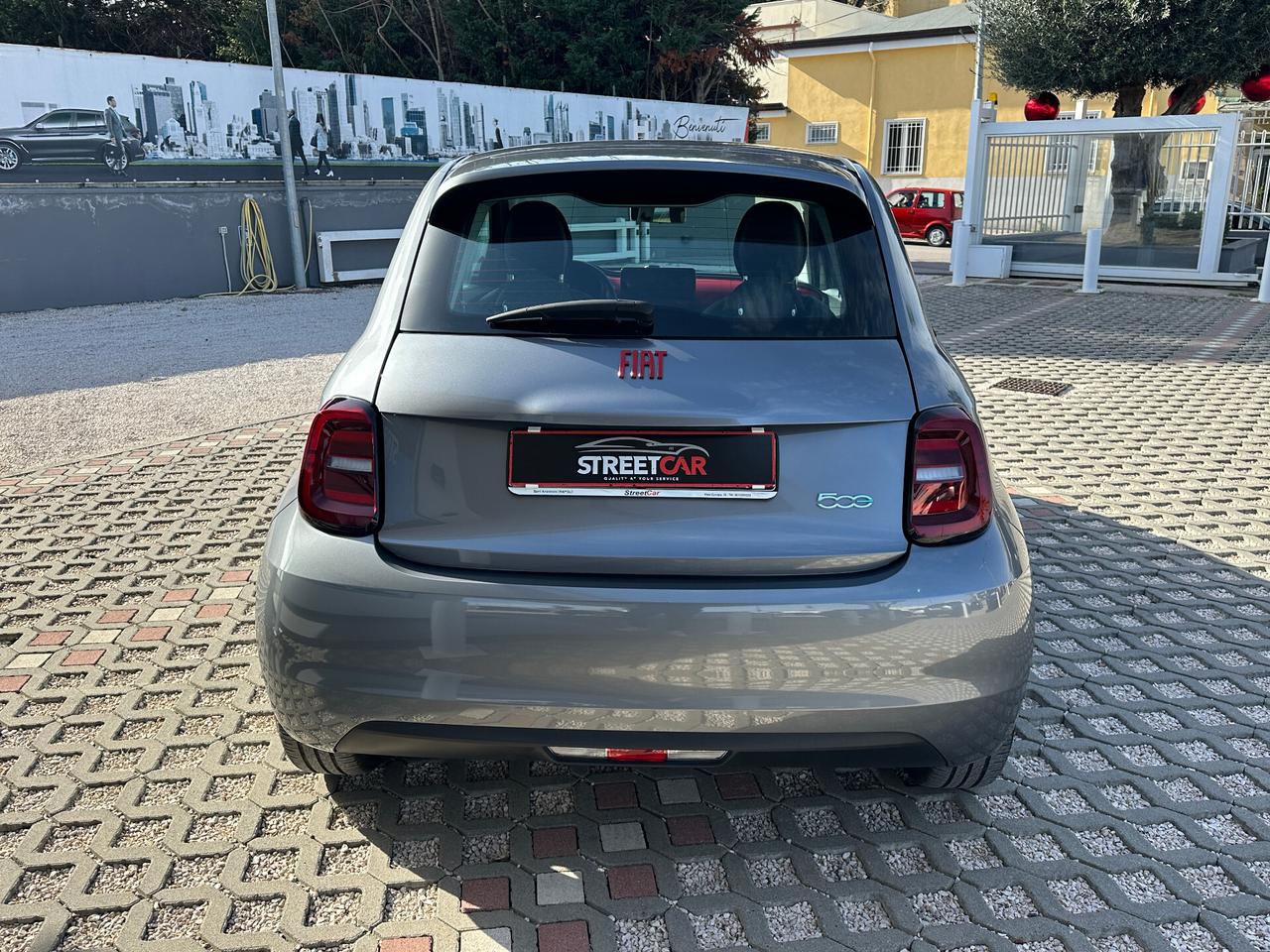 Fiat 500 500e Berlina 23,8 kWh Red Edition