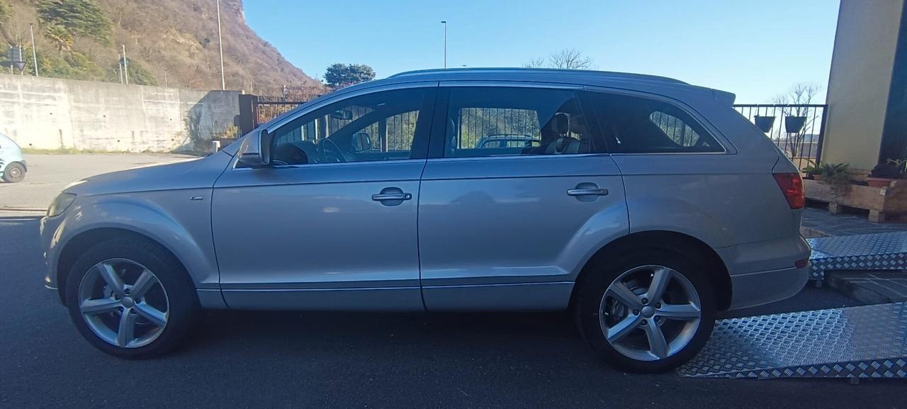 Audi Q7 3.0 V6 TDI 233CV quattro tiptronic S-LINE 7 POSTI