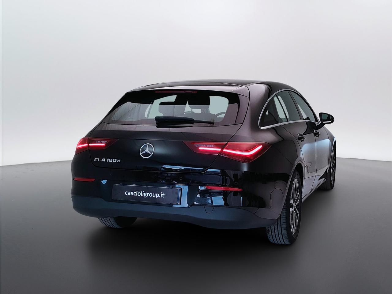 Mercedes-Benz CLA Sh.Brake - X118 2023 - CLA Shooting Brake 180 d Advanced auto