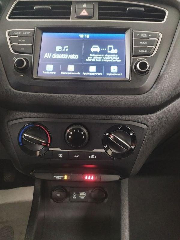 Hyundai i20 5p 1.2 mpi Connectline 75cv