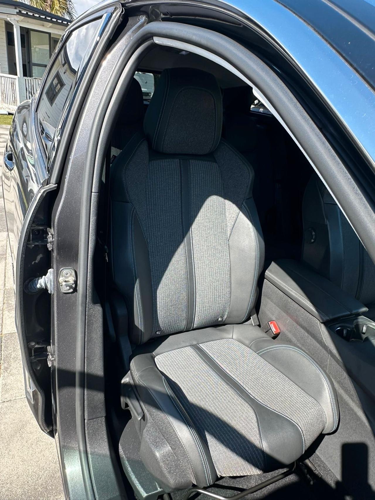 Peugeot 3008 BlueHDi 1.5 130CV Allure FULL OPTIONAL