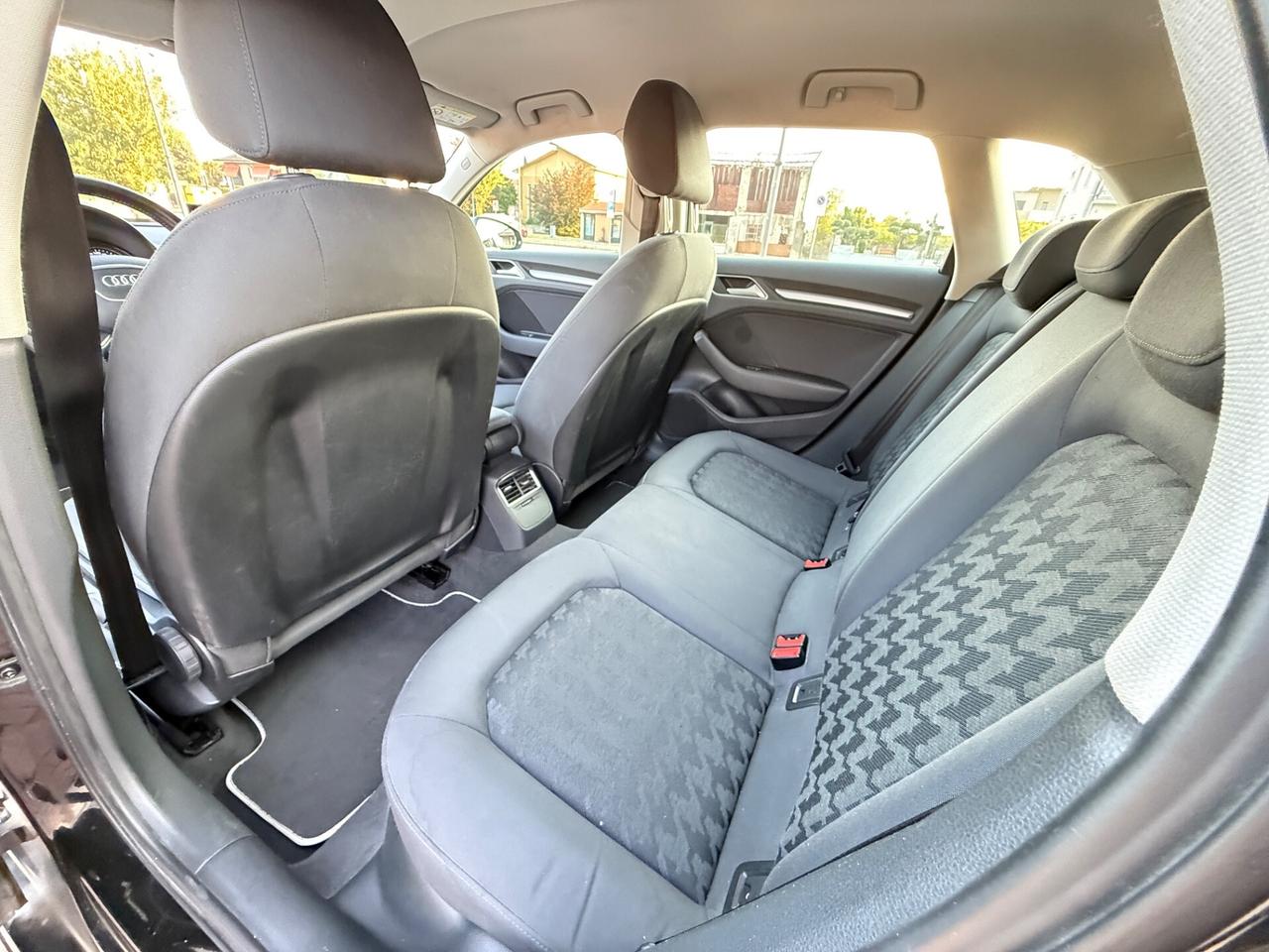 Audi A3 1.6 TDI S tronic