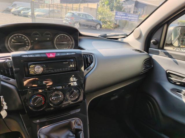 LANCIA Ypsilon 1.2 69 CV 5 porte Silver NEOPATENTATI-FINANZIABILE