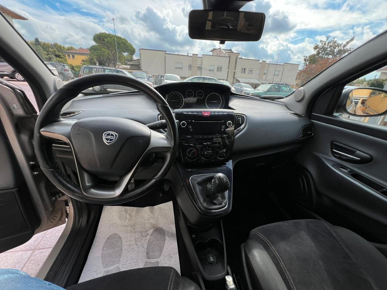 Lancia Ypsilon 1.2 69 CV 5 porte GPL Ecochic Silver