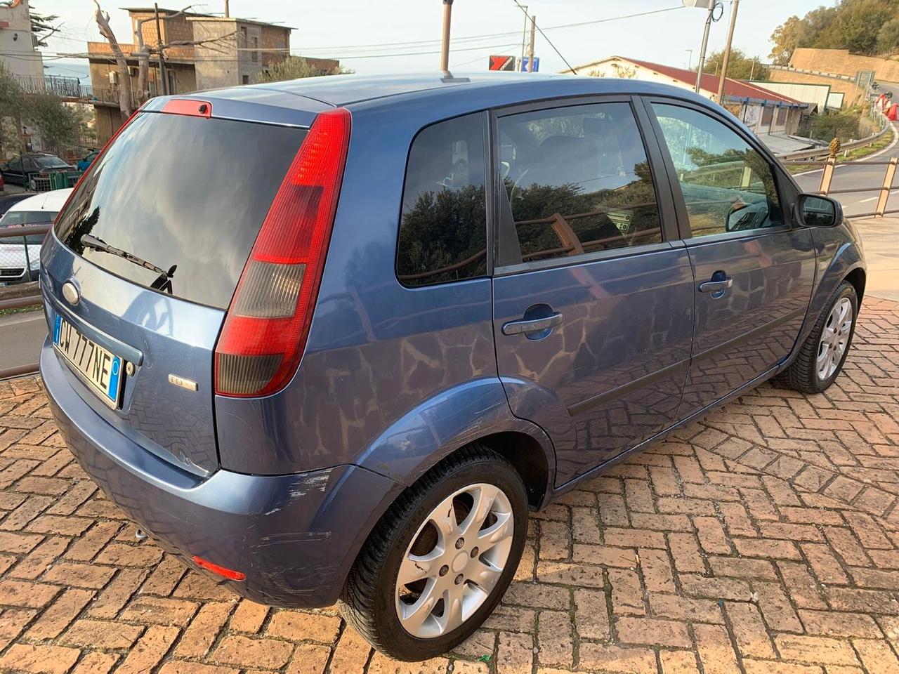 Ford Fiesta 1.6 TDCi 5p. Ghia