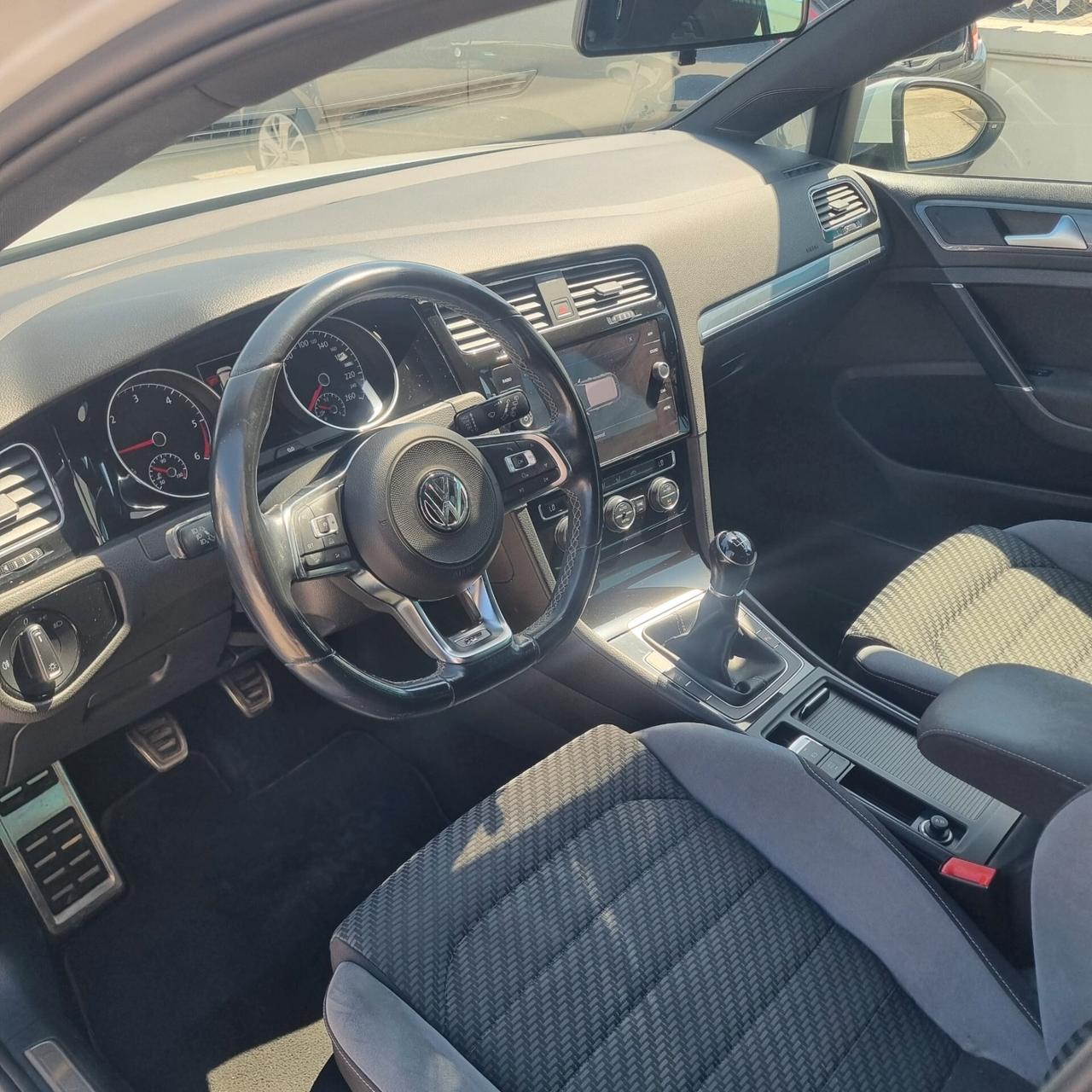 Volkswagen Golf 1.6 TDI 115 CV 5p. R LINE