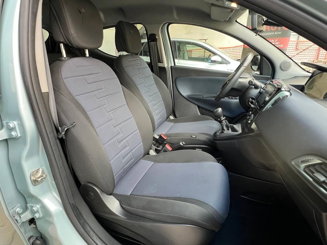 Lancia Ypsilon 1.0 FireFly 5 porte S&S Hybrid Alberta Ferretti