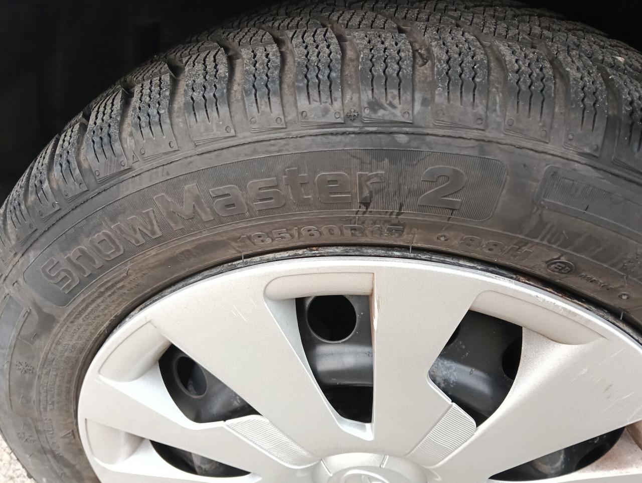 Toyota Yaris 1.0 5 porte Sol Uniprop. km origin. vetrina