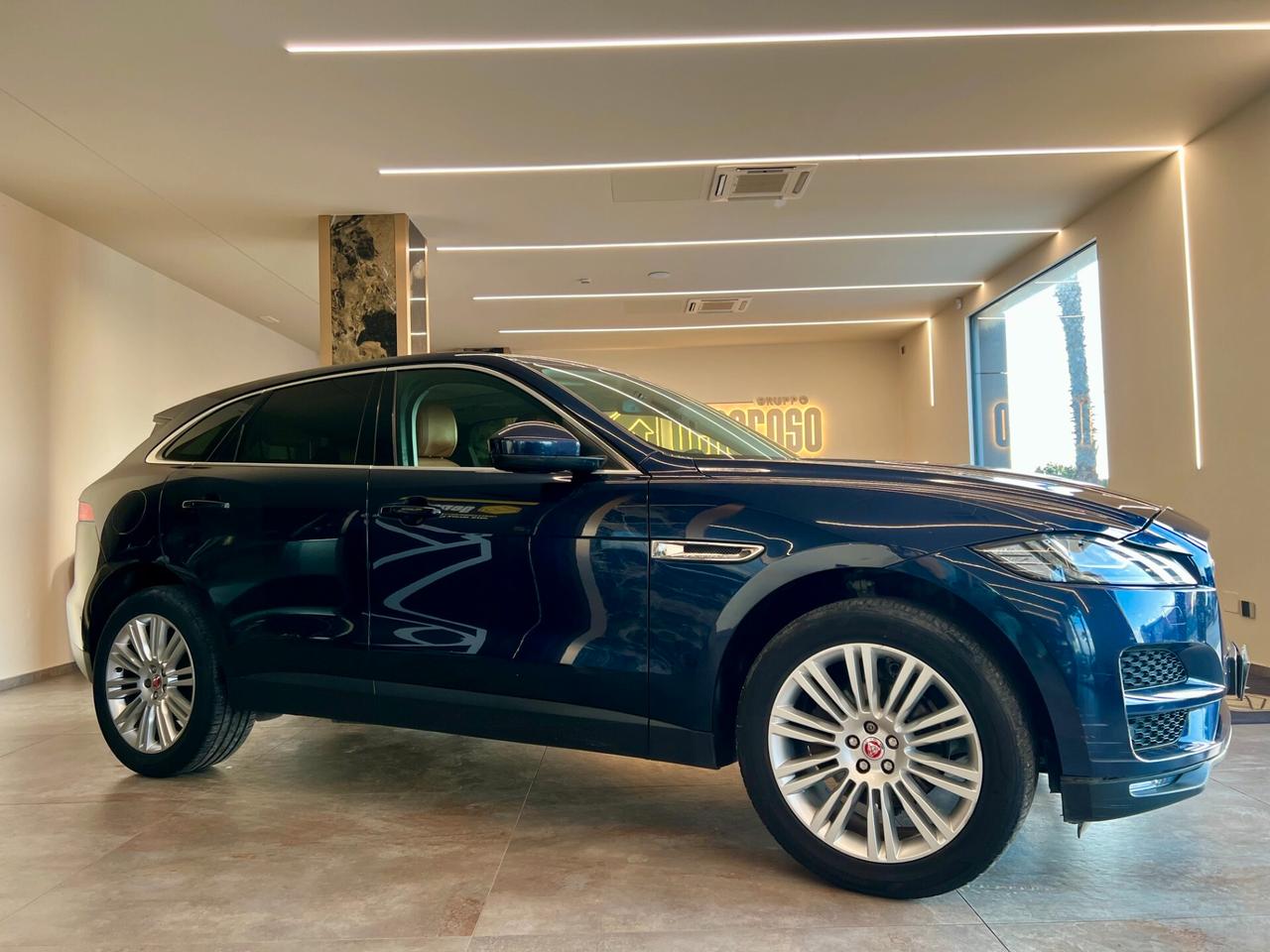 Jaguar F-Pace 2.0 D 180 CV Portfolio