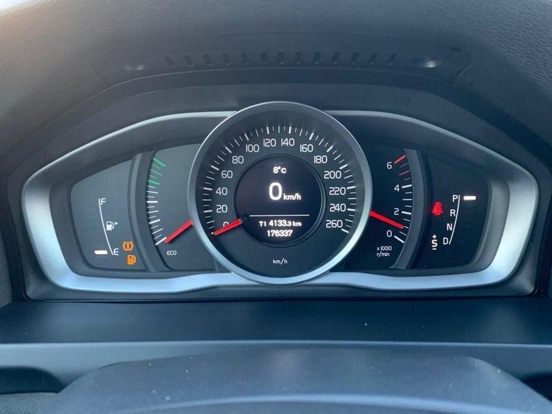 Volvo V60 D3 Geartronic Momentum