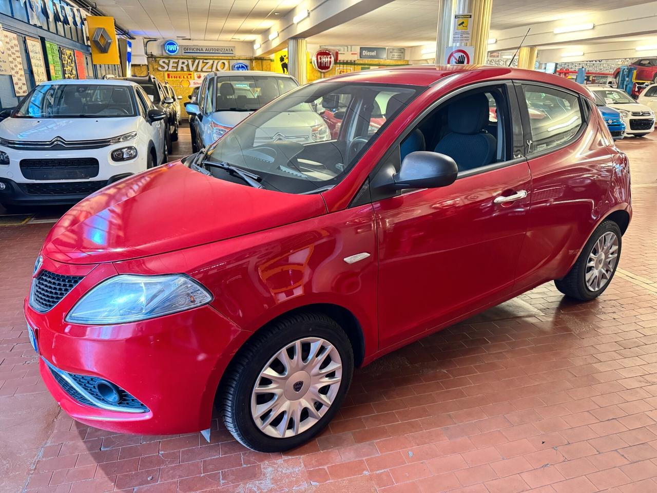Lancia Ypsilon 1.2 69 CV 5 porte Silver