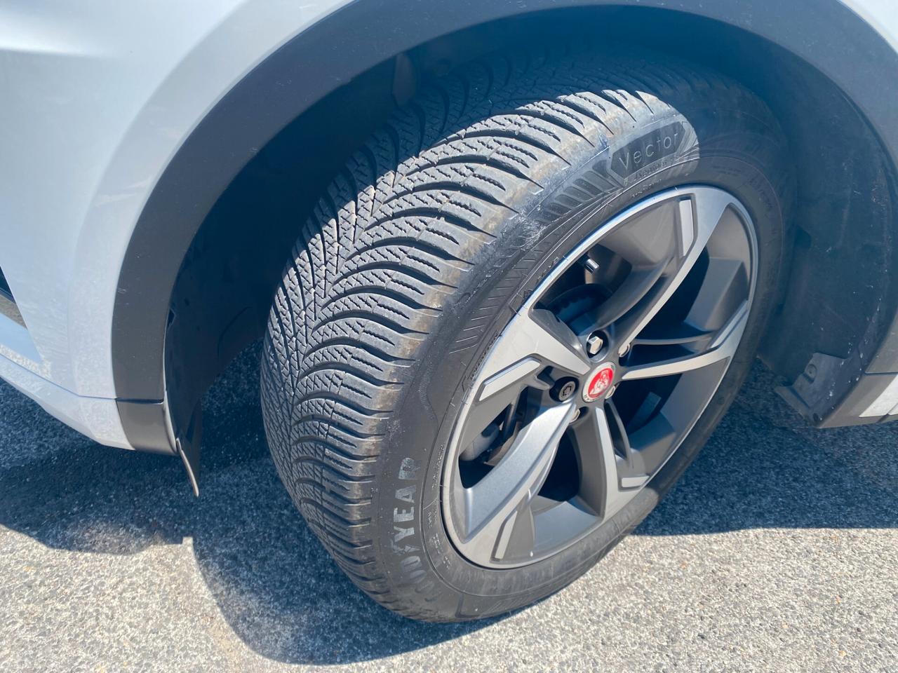 JAGUAR E-Pace 2.0 R-Dynamic INFO:333/8610782
