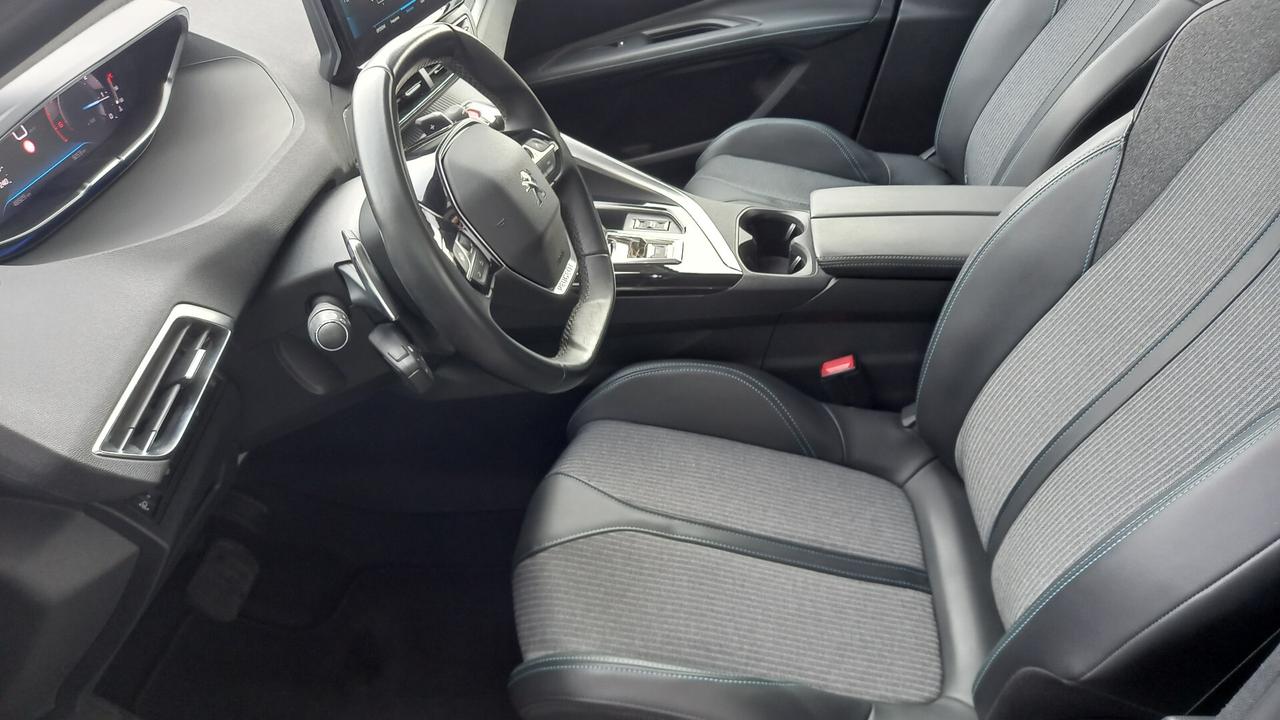 Peugeot 3008 BlueHDi 130 S&S EAT8 Allure