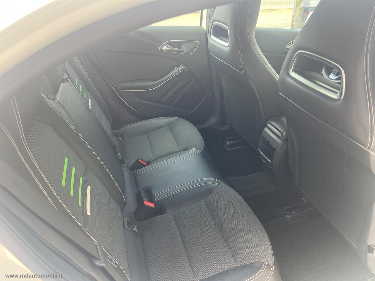 MERCEDES-BENZ A 180 d Premium PACK AMG