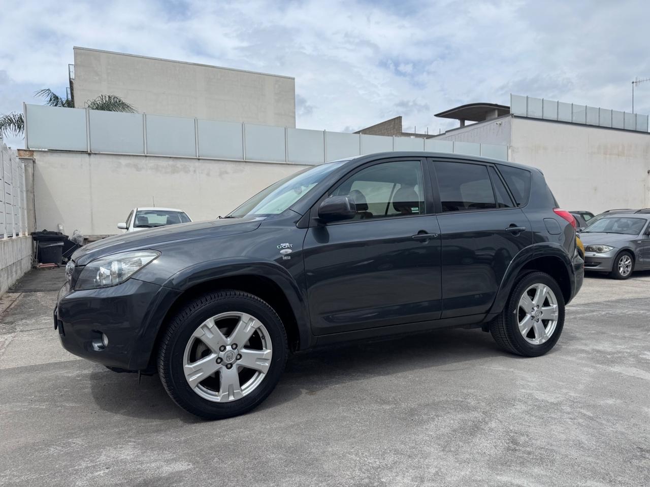 Toyota RAV 4 2.2 DIESEL 177 CV Luxury 2007