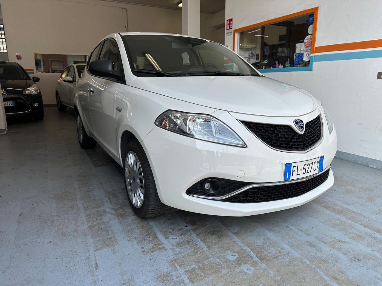 Lancia Ypsilon 1.2 69 CV 5 porte Silver - solo 45000km