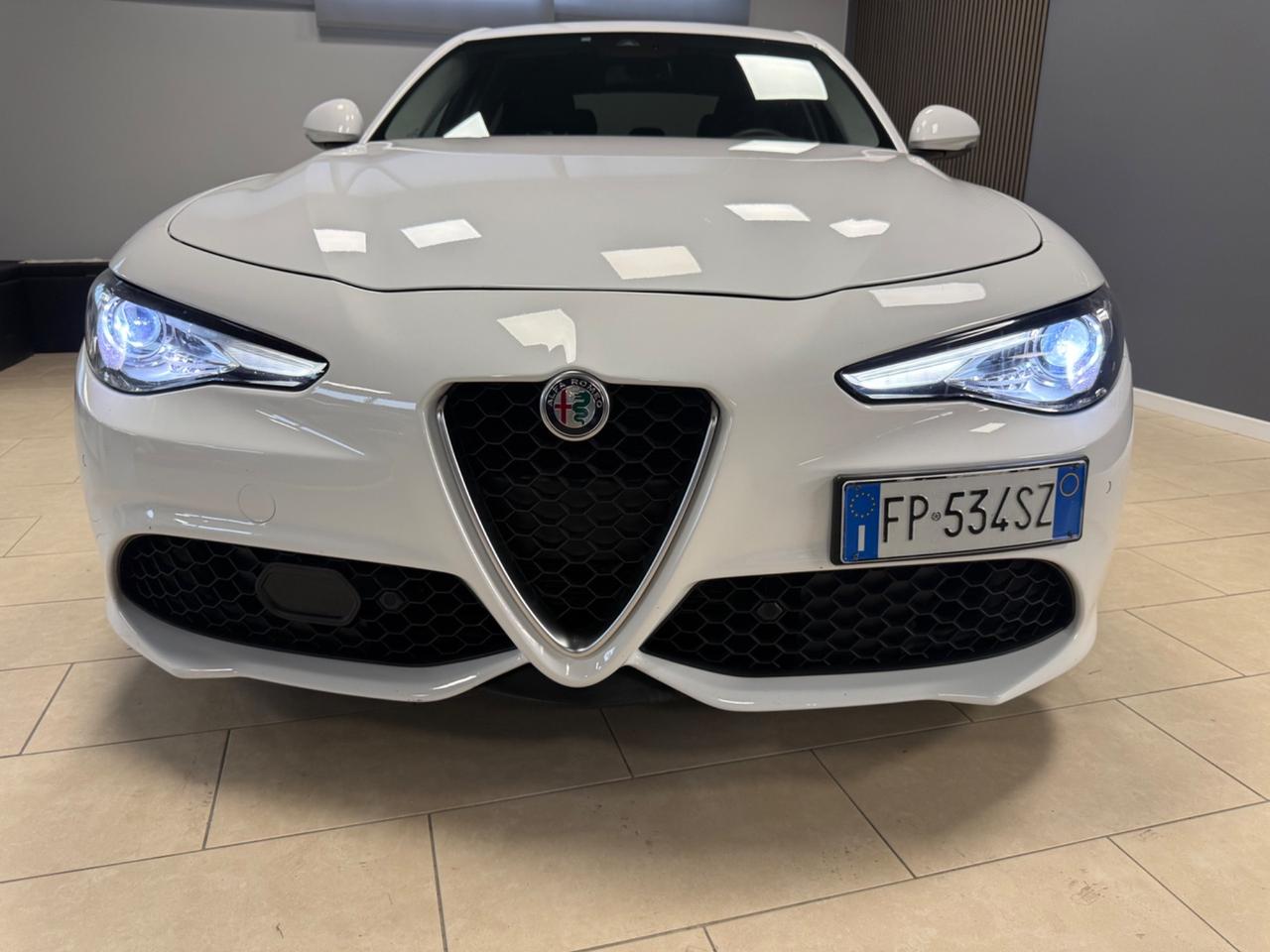 Alfa Romeo Giulia 2.2 Turbodiesel 210 CV AT8 AWD Q4 Veloce