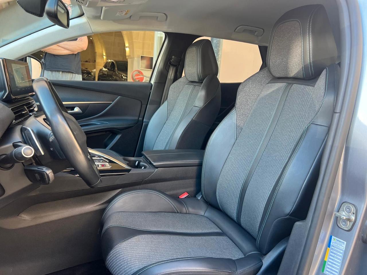 PEUGEOT 3008 ALLURE 1.5 130CV PELLE NAVI CAM ANNO 2022