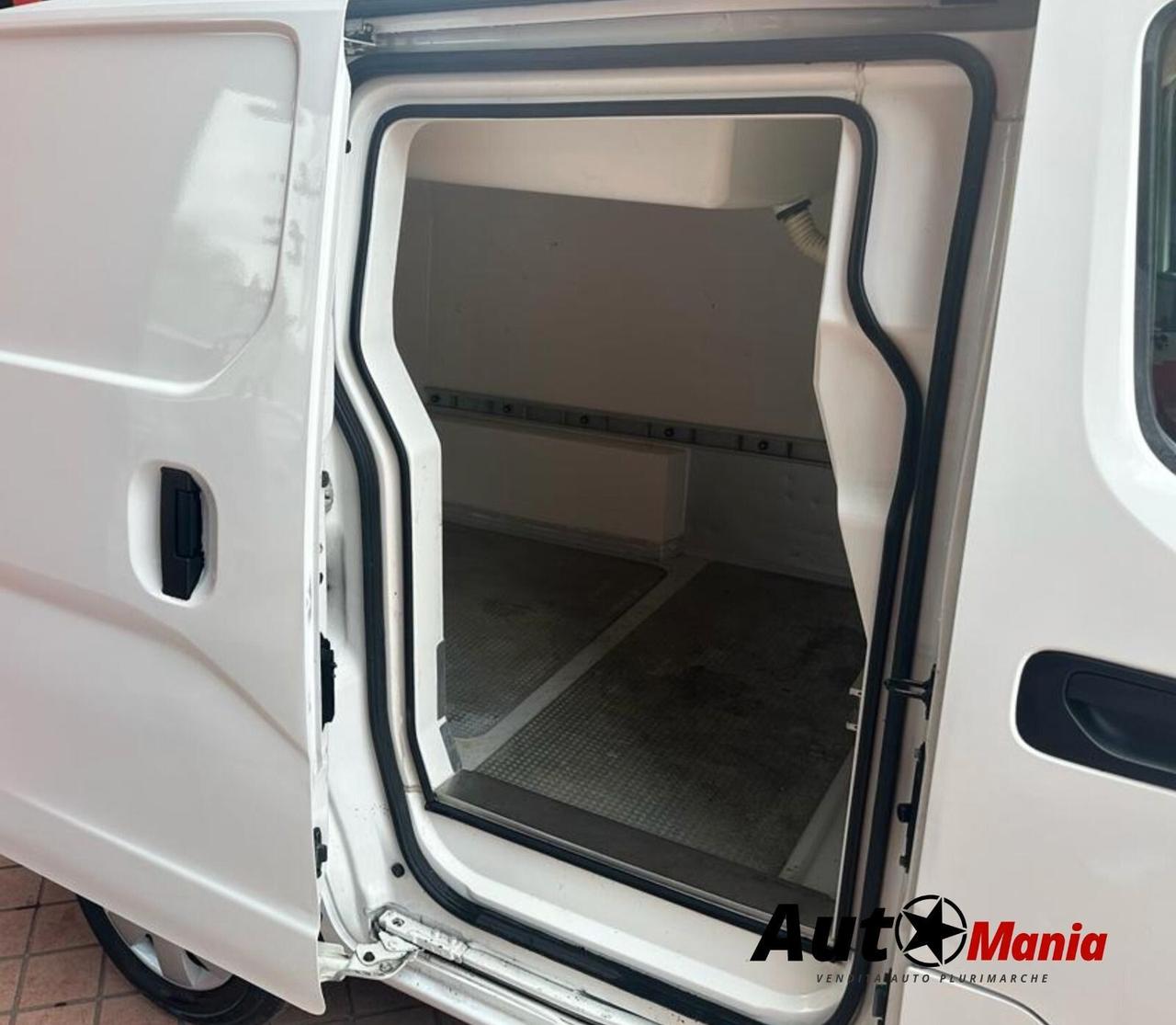 Nissan NV200 con allestimento isotermico frigorifero