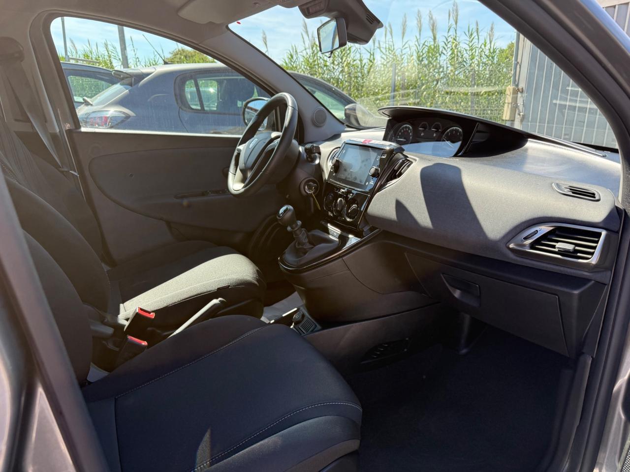 Lancia Ypsilon 1.0 FireFly 5 porte S&S Hybrid Ecochic Gold