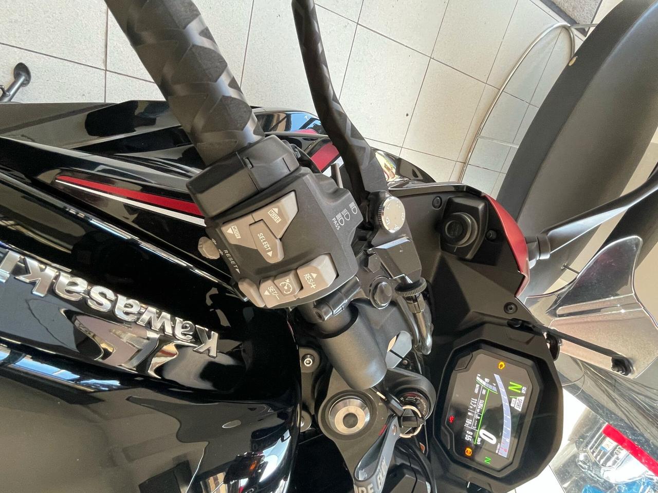 Kawasaki Ninja 1000 SX
