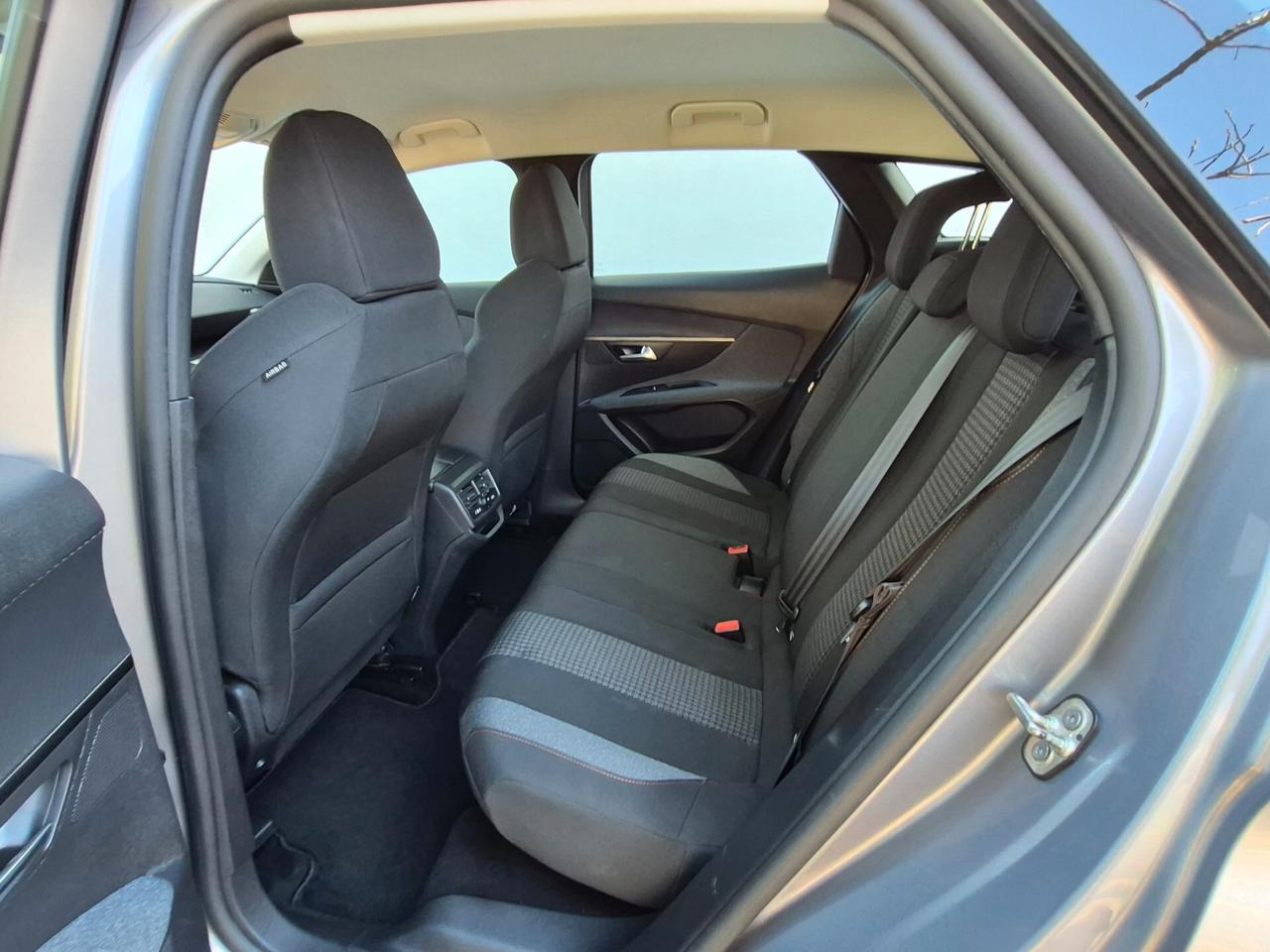 Peugeot 3008 BlueHDi 130 CV EAT8 Active Pack