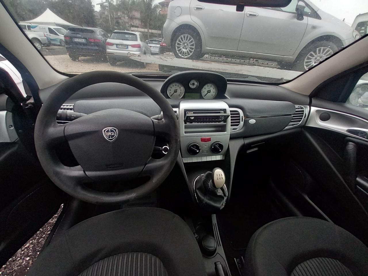 Lancia Ypsilon 1.2 Oro Bianco