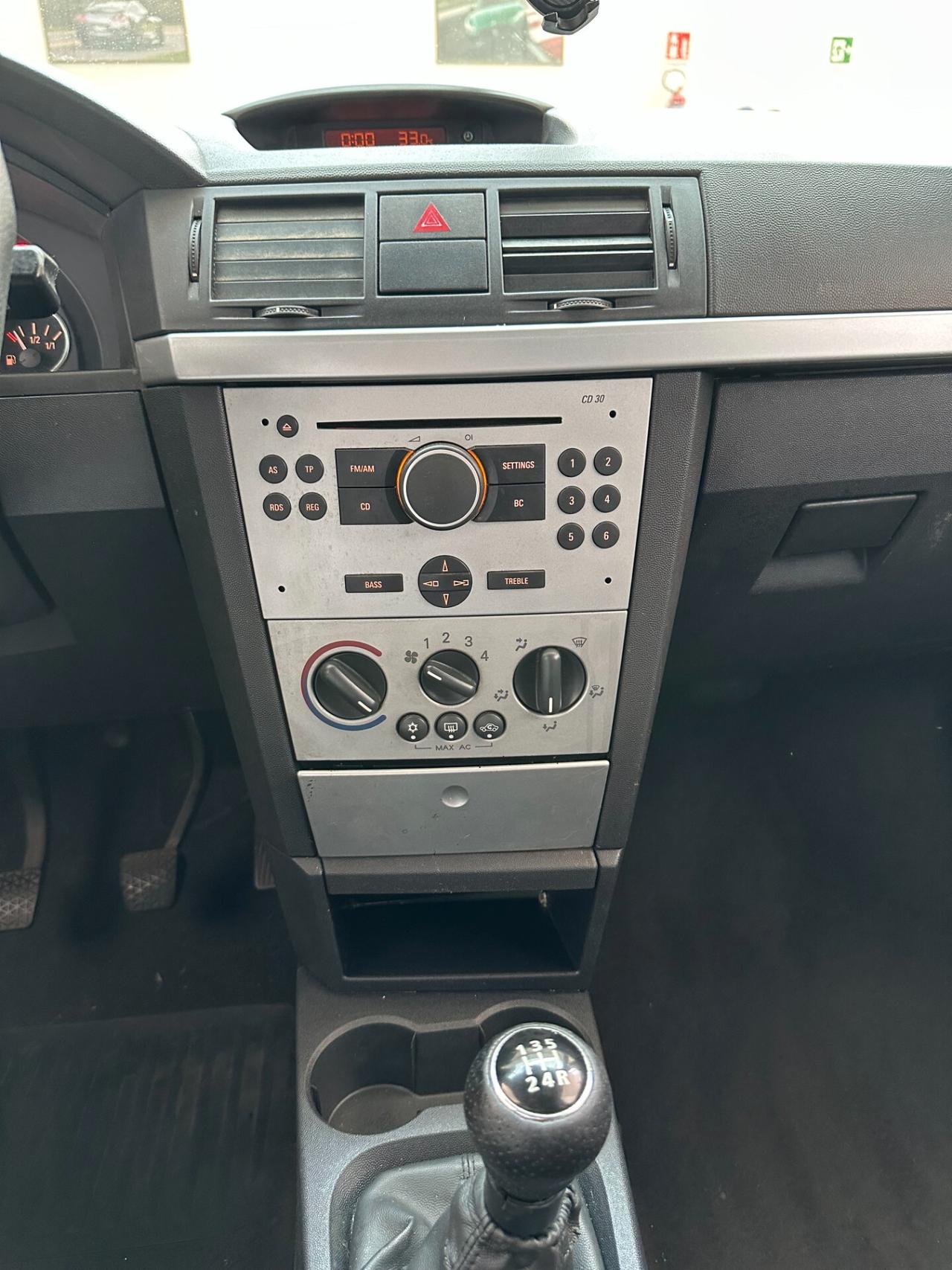 Opel Meriva 1.4 Benz (Euro 4), spaziosa e ben funzionante
