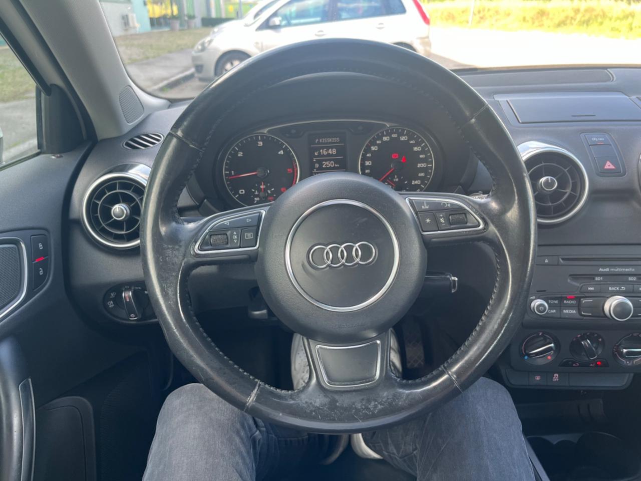 Audi A1 1.6 TDI 90 CV OK ANCHE NEOPATENTATI